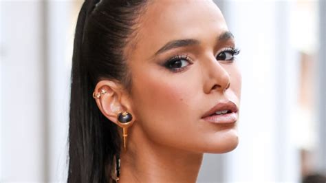 bruna marquezine nuazinha|Bruna Marquezine exibe seios em ensaio nu e viraliza na.